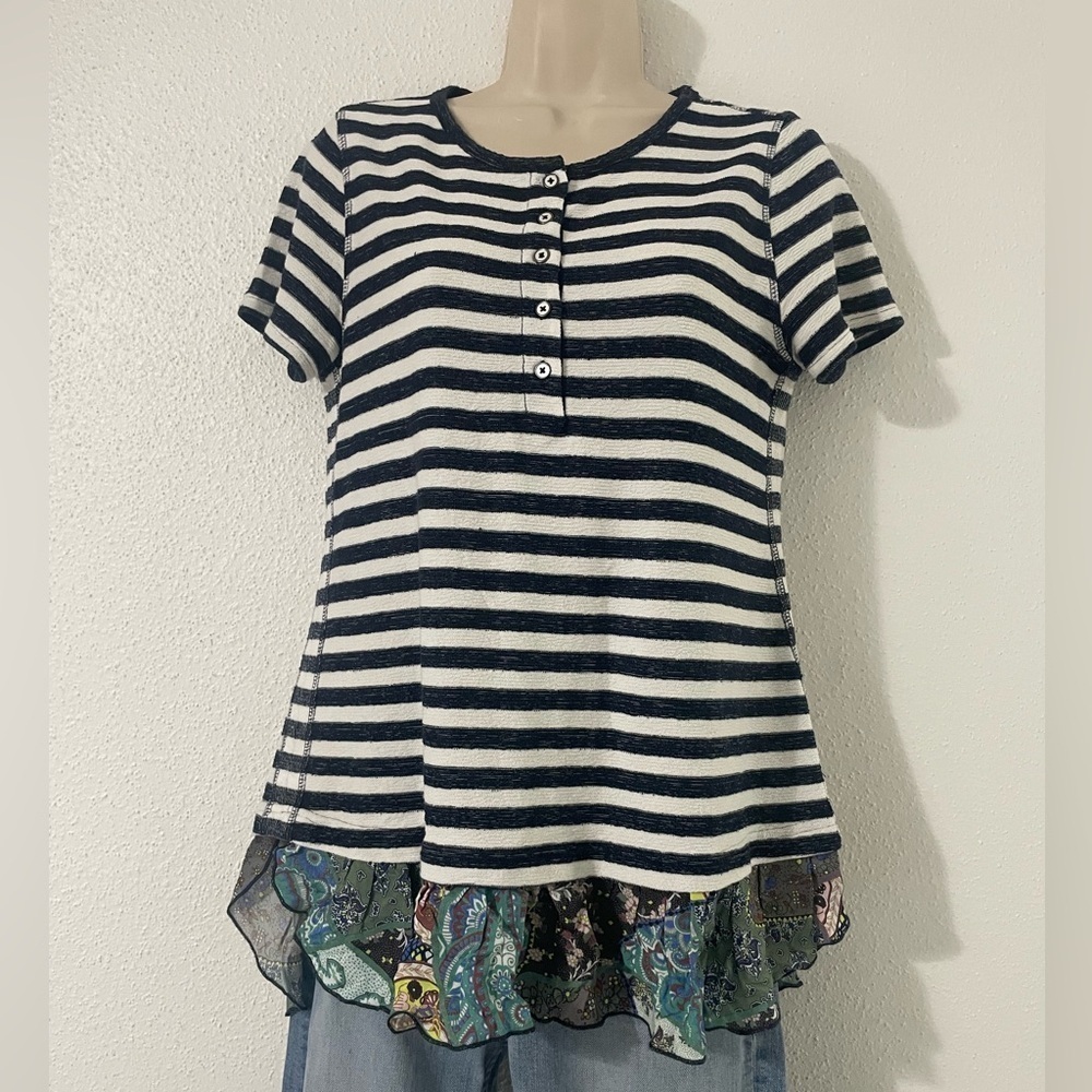 Womens John Mark short size smalll